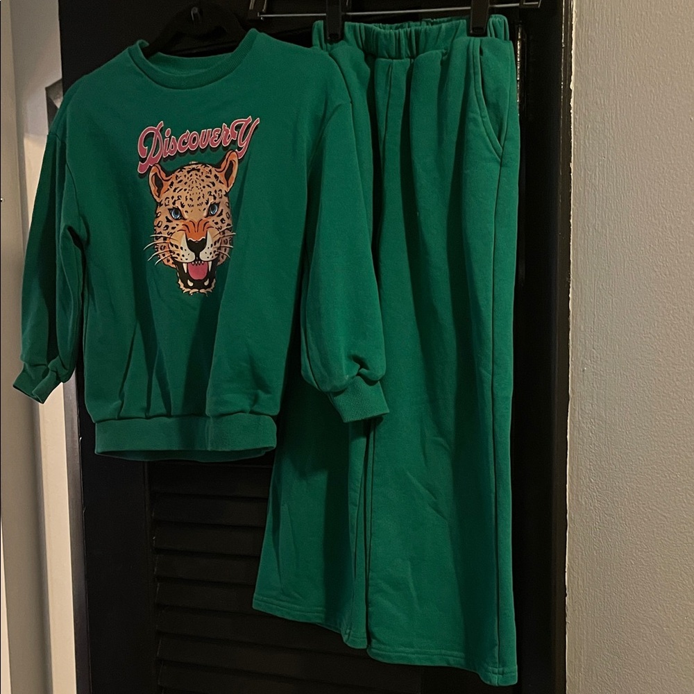 Girl’s 7Y Teal/Green Leopard Tracksuit Set